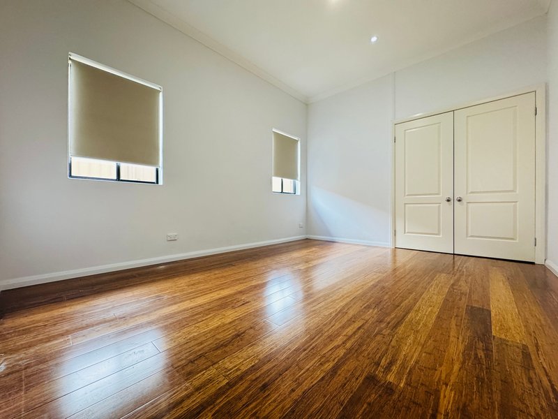 Photo - 3/23 Peake Parade, Peakhurst NSW 2210 - Image 4