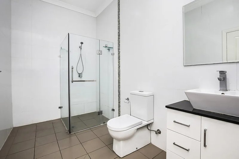 Photo - 3/23 Peake Parade, Peakhurst NSW 2210 - Image 8