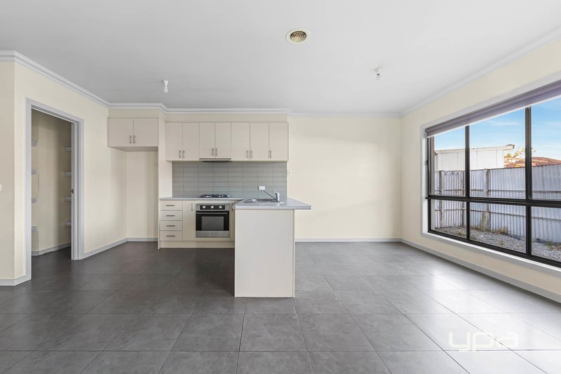 Photo - 3/23 Washington Street, St Albans VIC 3021 - Image 3