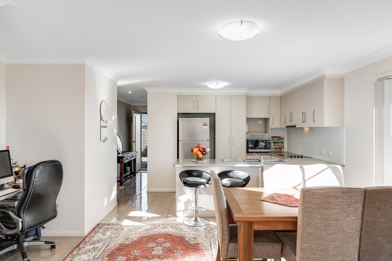 Photo - 3/23 Wigan Avenue, Highfields QLD 4352 - Image 5