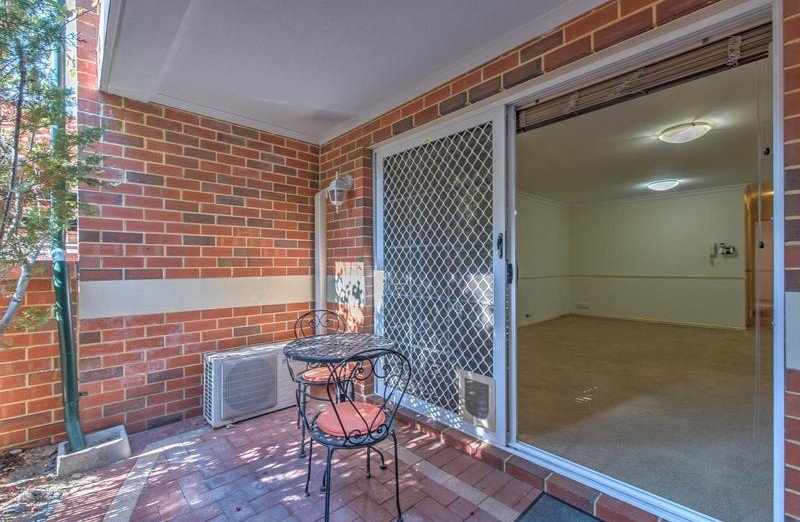 Photo - 32/30 Bishops Row, East Perth WA 6004 - Image 5