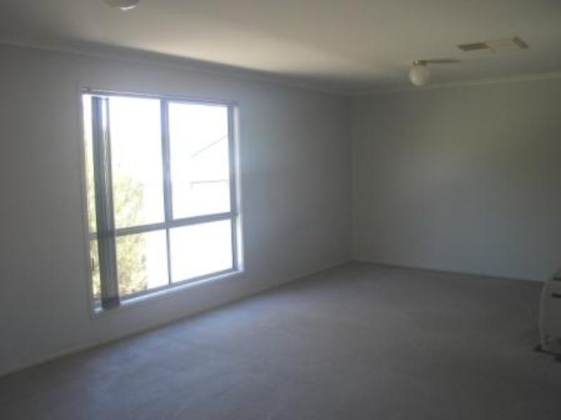 3-bedroom unit at 32/30 Burgoyne Street, Roxby Downs, SA 5725, Roxby Downs, South Australia