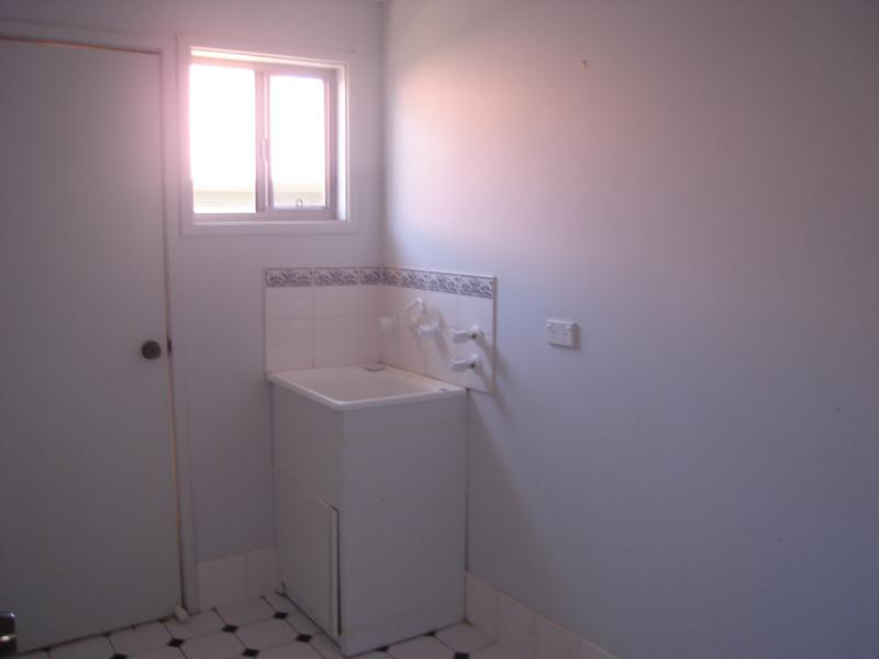 3-bedroom unit at 32/30 Burgoyne Street, Roxby Downs, SA 5725, Roxby Downs, South Australia