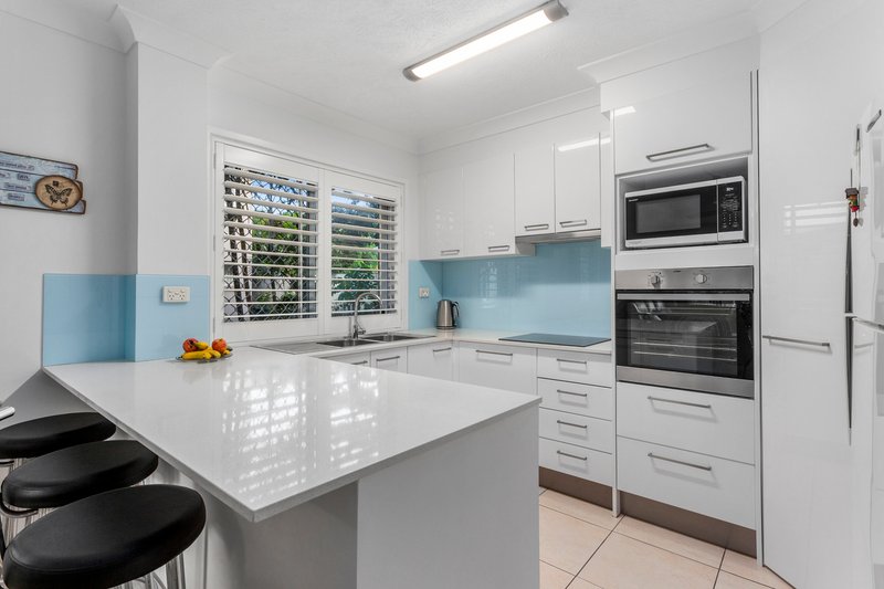 Photo - 3/2311 Gold Coast Highway, Mermaid Beach QLD 4218 - Image 6