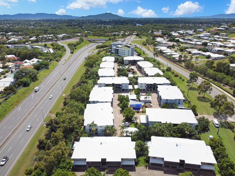 Photo - 32/319 Angus Smith Drive, Douglas QLD 4814 - Image 11