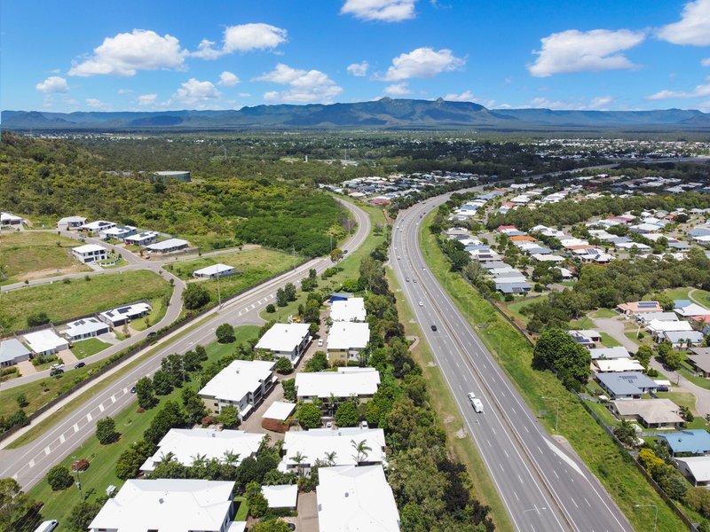 Photo - 32/319 Angus Smith Drive, Douglas QLD 4814 - Image 13