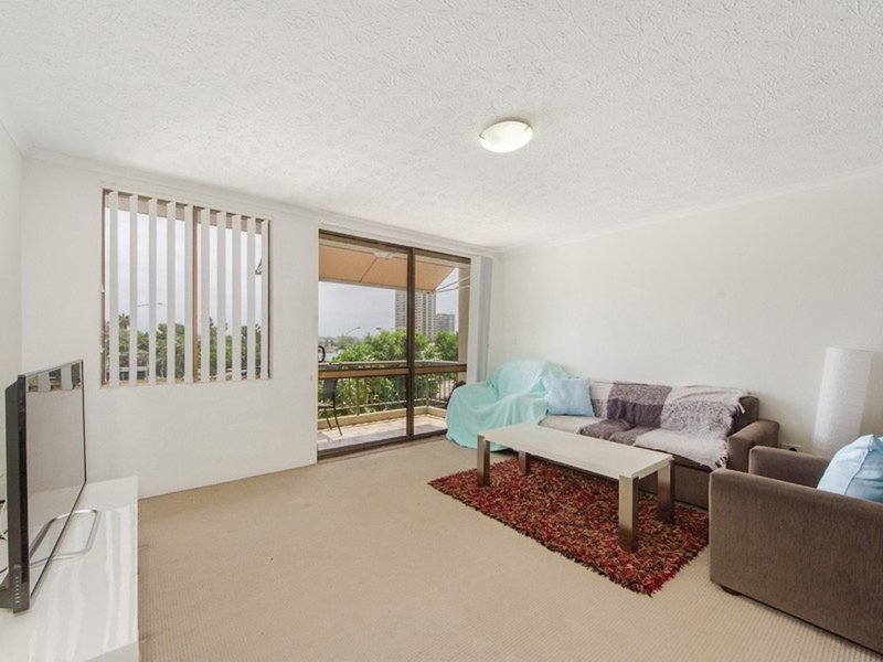 Photo - 32/3355 Surfers Paradise Boulevard, Surfers Paradise QLD 4217 - Image 4