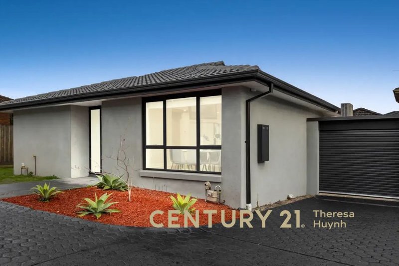 Photo - 3/237-239 Westall Road, Clayton South VIC 3169 - Image 1