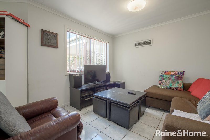 Photo - 3/239 Sun Valley Road, Kin Kora QLD 4680 - Image 3