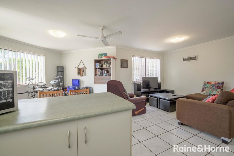 Photo - 3/239 Sun Valley Road, Kin Kora QLD 4680 - Image 5