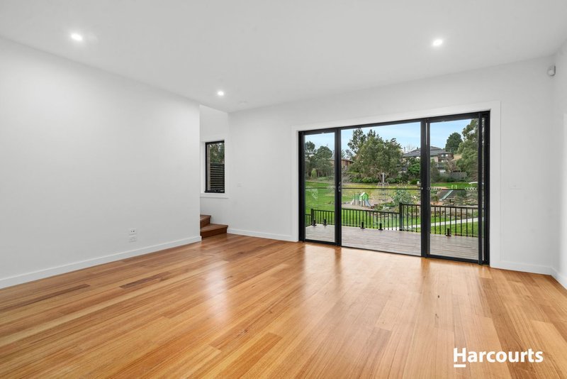 Photo - 3/24 Bayley Grove, Doncaster VIC 3108 - Image 4