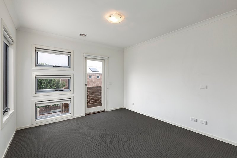 Photo - 3/24 Findon Court, Point Cook VIC 3030 - Image 4