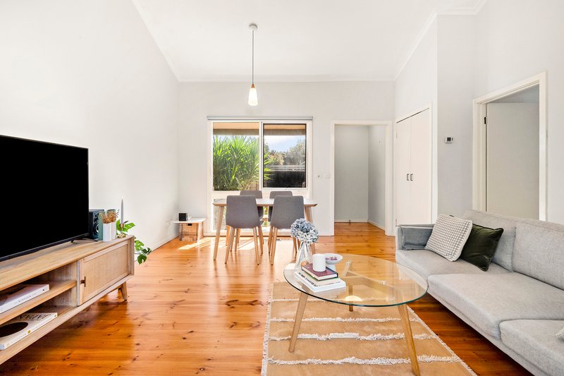 Photo - 3/24 Grant Street, Oakleigh VIC 3166 - Image 3