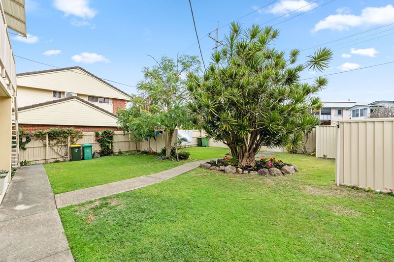 Photo - 3/24 Silvyn Street, Redcliffe QLD 4020 - Image 14