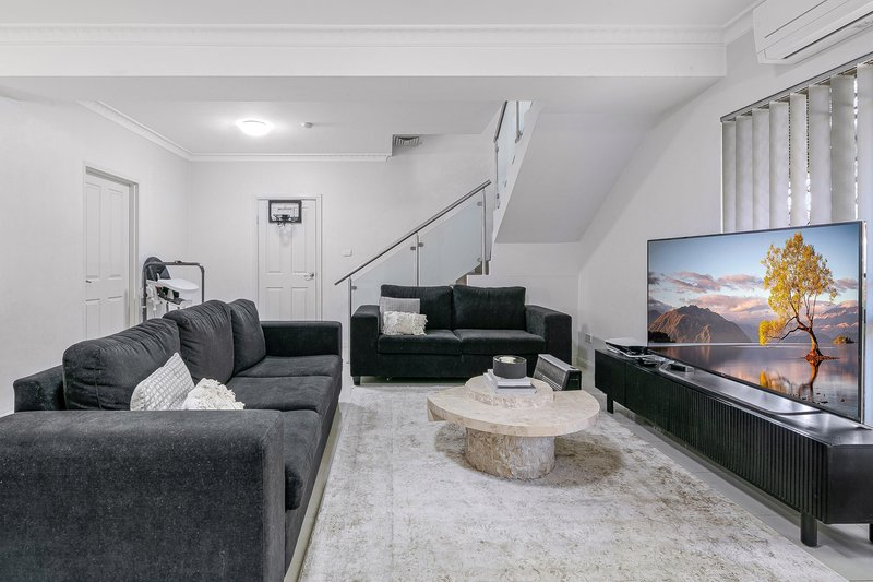 Photo - 3/24 Stanley Street, Bankstown NSW 2200 - Image 2