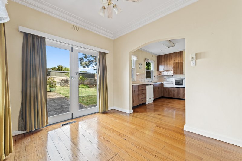 Photo - 324 Station Street, Box Hill South VIC 3128 - Image 4