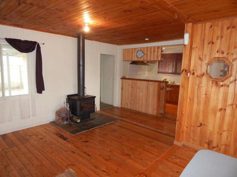 Photo - 324 Warburton Highway, Wandin North VIC 3139 - Image 3