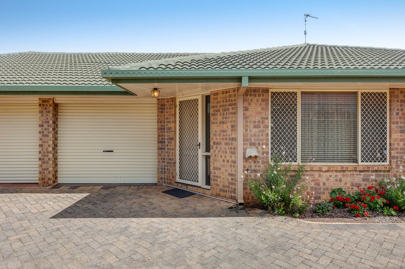 Photo - 3/242 Spring Street, Kearneys Spring QLD 4350 - Image 1