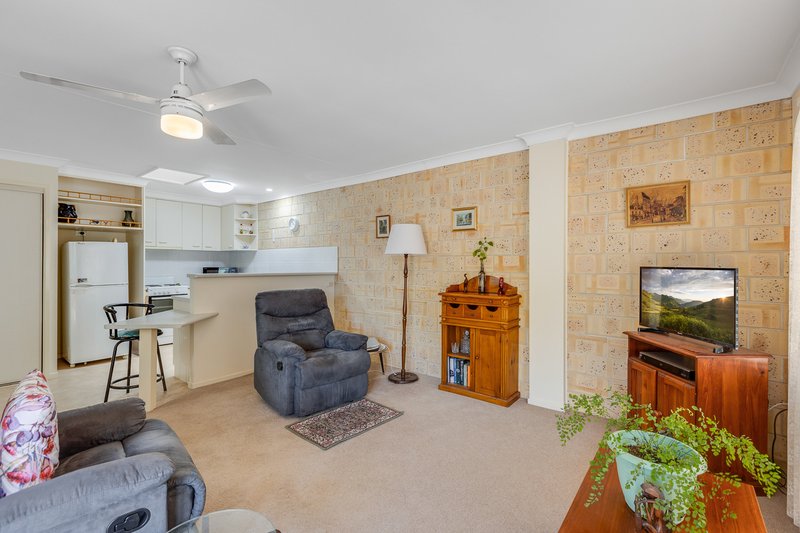 Photo - 3/242 Spring Street, Kearneys Spring QLD 4350 - Image 5