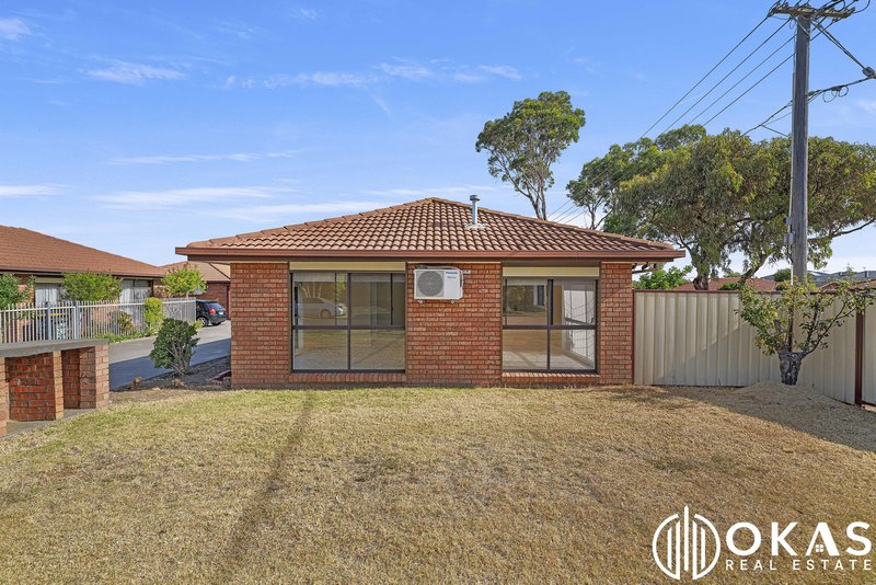 Photo - 3/245 Main Road, St Albans VIC 3021 - Image 2