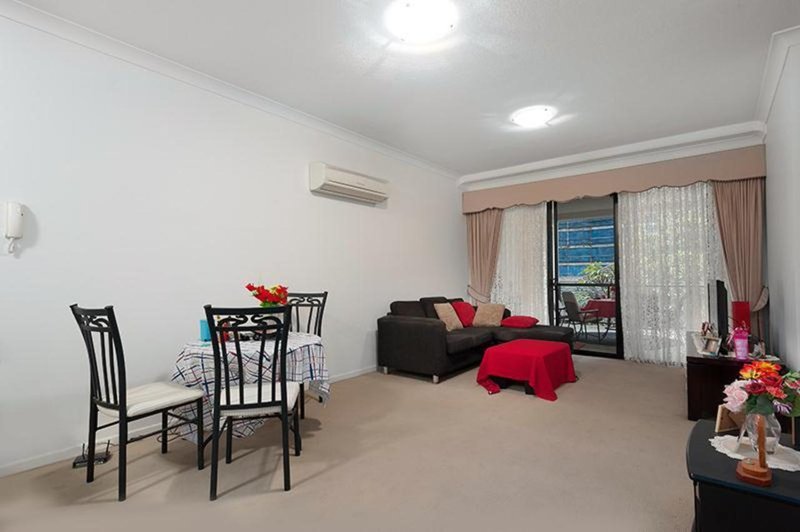 Photo - 32/46 Playfield Street, Chermside QLD 4032 - Image 2