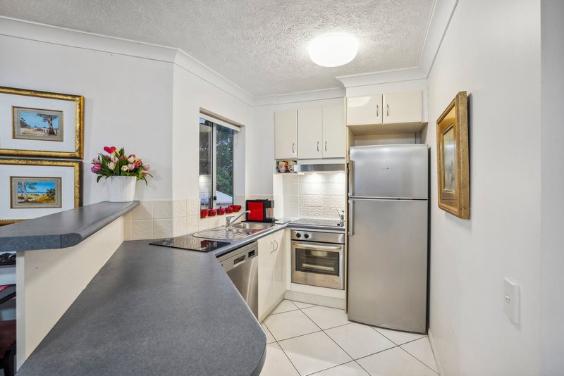 Photo - 32/484-488 Marine Parade, Biggera Waters QLD 4216 - Image 6