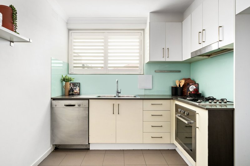 Photo - 3/249 Victoria Street, Brunswick VIC 3056 - Image 3