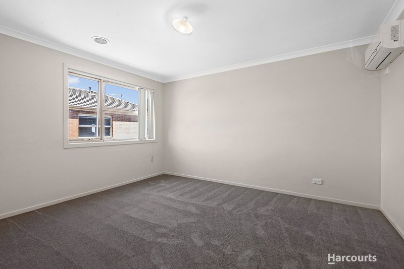 Photo - 3/25-27 Starflower Way, Truganina VIC 3029 - Image 8
