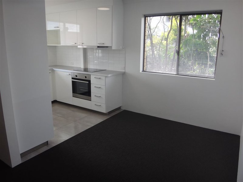Photo - 3/25 Davenport Street, Chermside QLD 4032 - Image 2