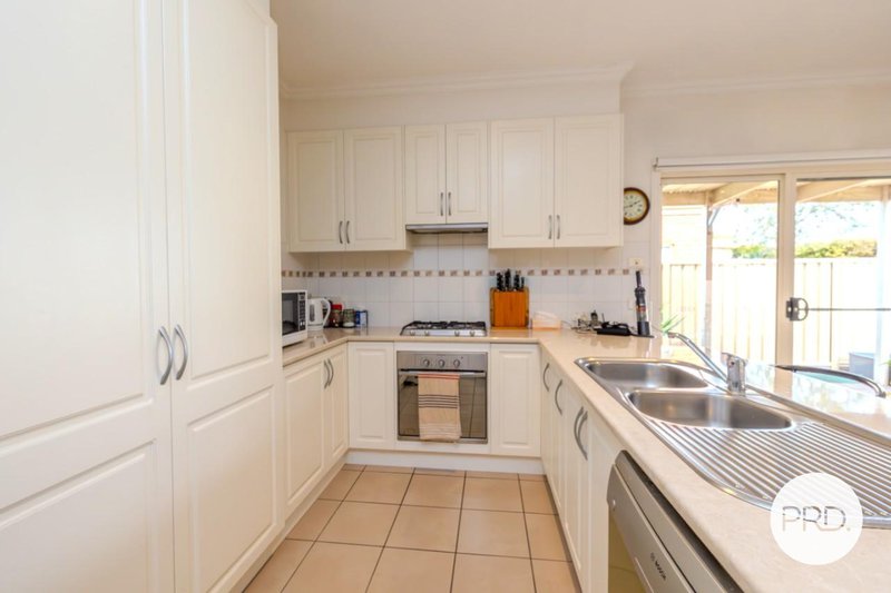 Photo - 325 Eighth Street, Mildura VIC 3500 - Image 9