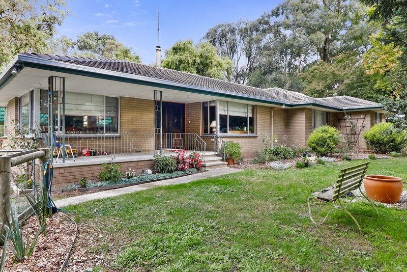 325 Glenview Road, Launching Place VIC 3139