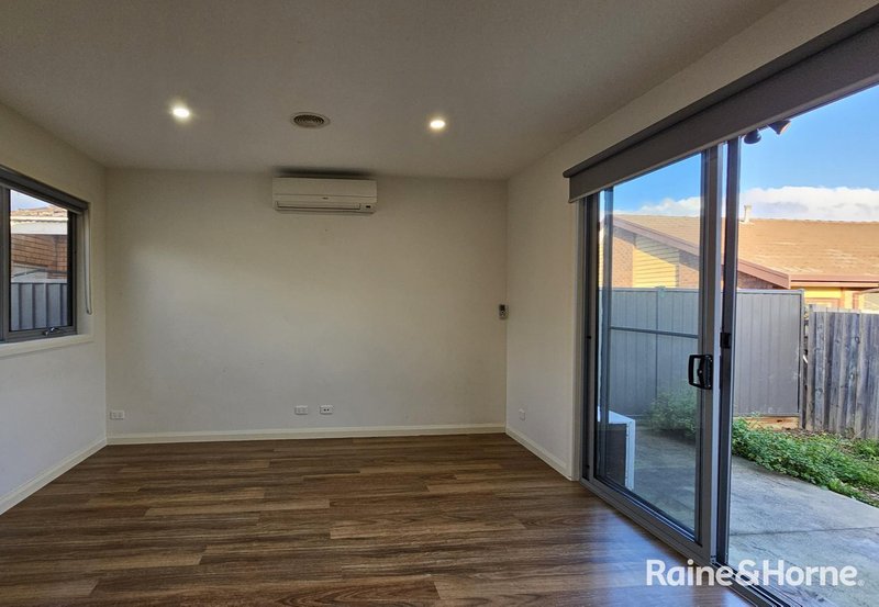 Photo - 3/25 James Street, St Albans VIC 3021 - Image 4