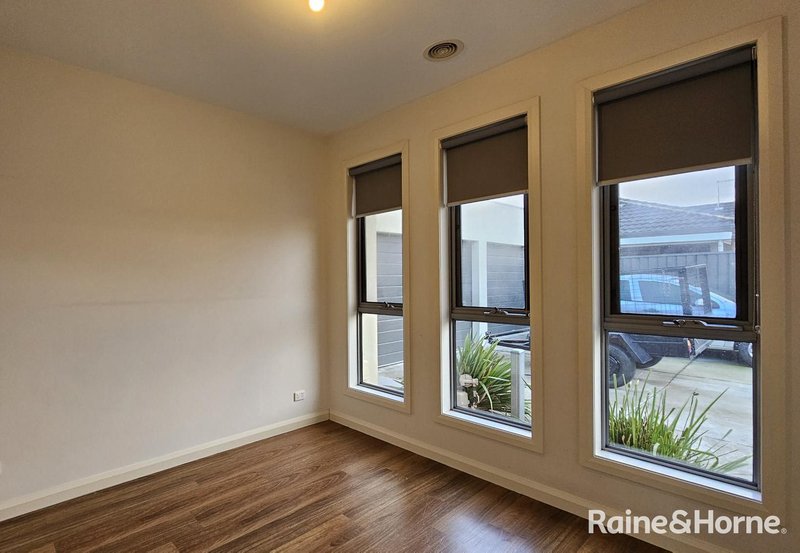 Photo - 3/25 James Street, St Albans VIC 3021 - Image 8