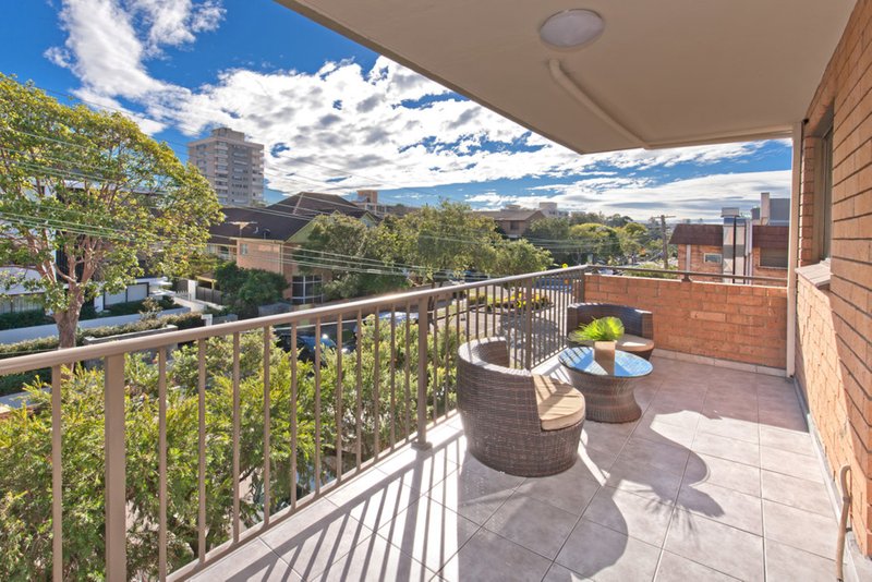 Photo - 3/25 Parraween Street, Cremorne NSW 2090 - Image 3