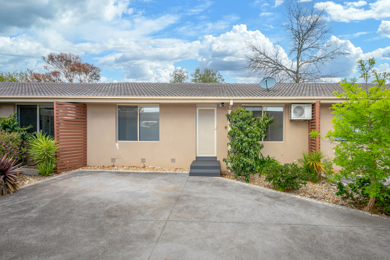 2-bedroom unit at 3/25 Worcester Road, Gisborne, VIC 3437, Macedon Ranges, Victoria