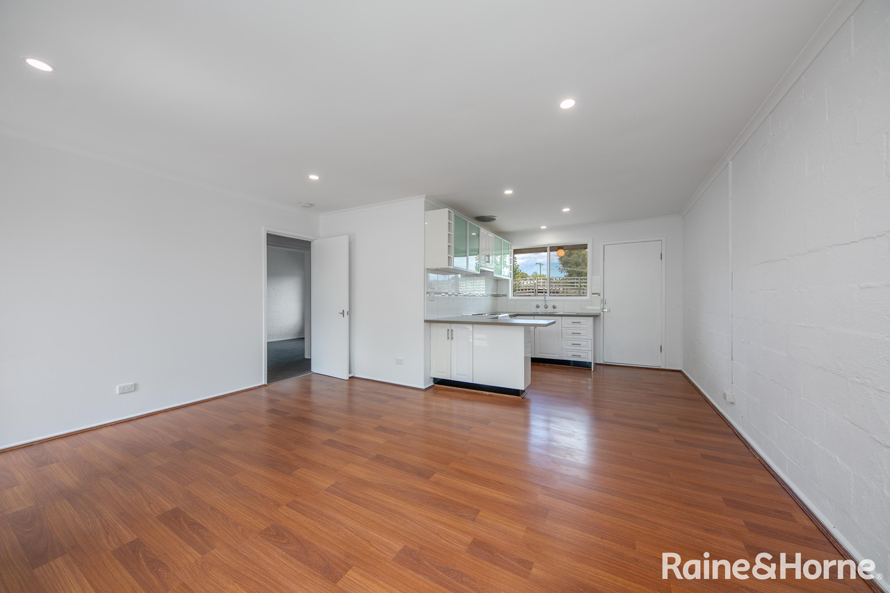 2-bedroom unit at 3/25 Worcester Road, Gisborne, VIC 3437, Macedon Ranges, Victoria