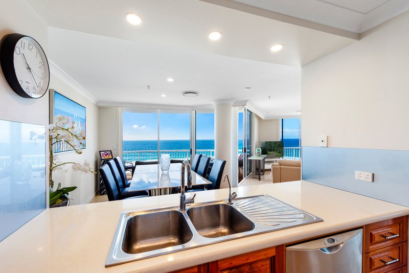 Photo - 325/2 View Avenue, Surfers Paradise QLD 4217 - Image 11