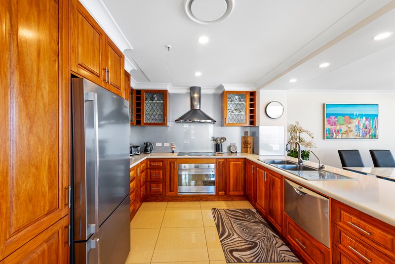 Photo - 325/2 View Avenue, Surfers Paradise QLD 4217 - Image 12