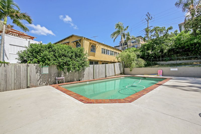 Photo - 3/256 Kingsford Smith Drive, Hamilton QLD 4007 - Image 4