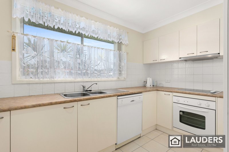 Photo - 3/26-28 Ivy Crescent, Old Bar NSW 2430 - Image 2