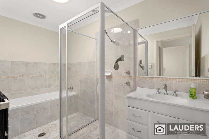Photo - 3/26-28 Ivy Crescent, Old Bar NSW 2430 - Image 3
