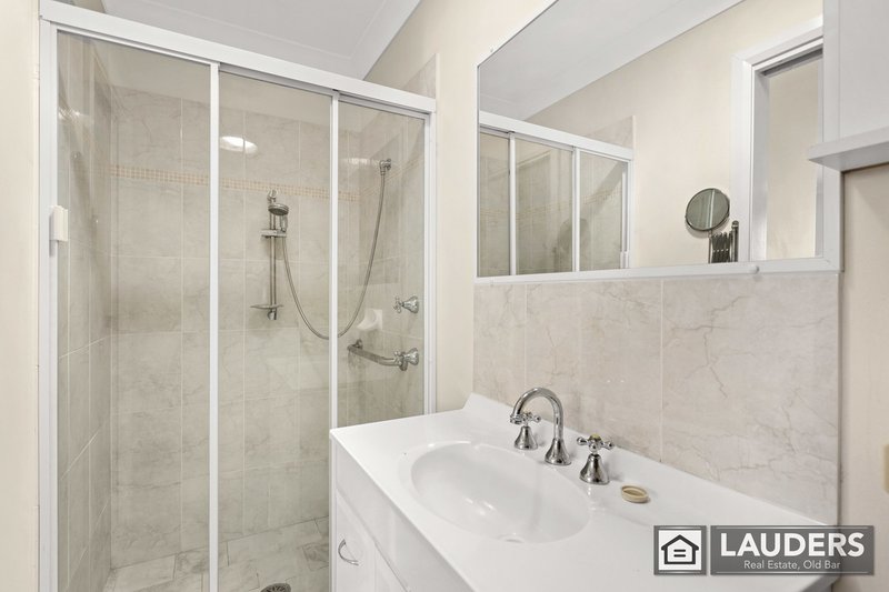 Photo - 3/26-28 Ivy Crescent, Old Bar NSW 2430 - Image 5