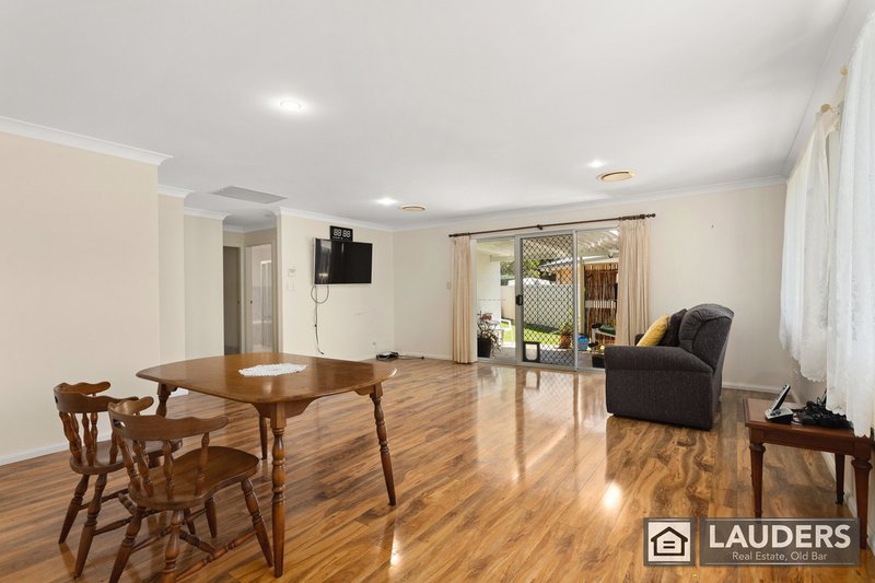 Photo - 3/26-28 Ivy Crescent, Old Bar NSW 2430 - Image 7