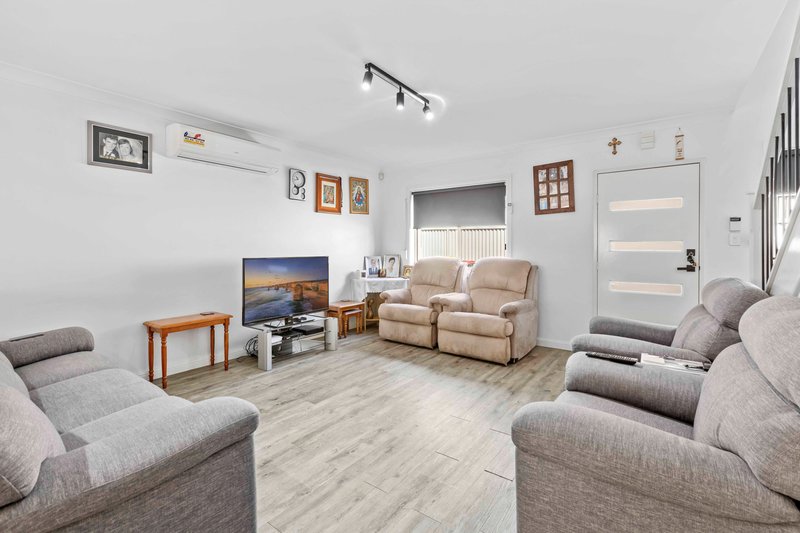 Photo - 3/26 Hobart Street, Oxley Park NSW 2760 - Image 2