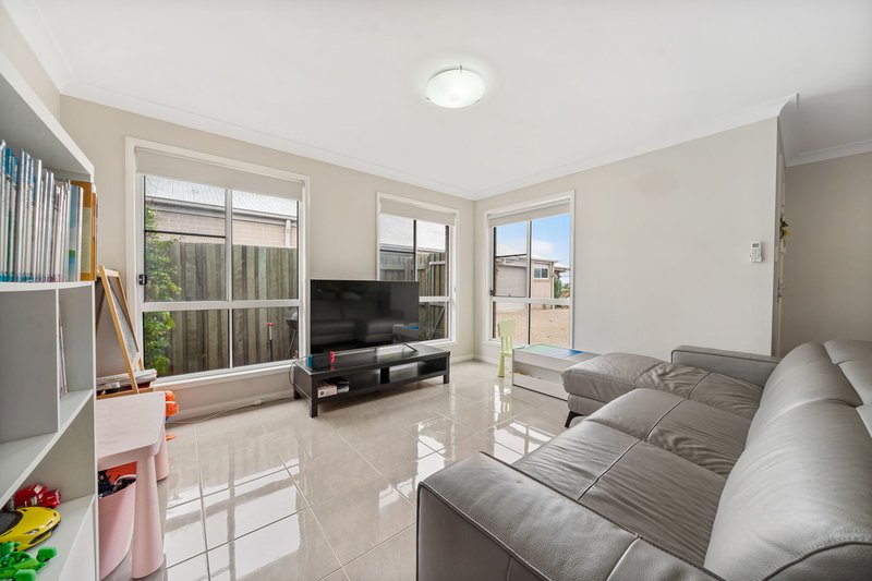 Photo - 3/26 Kurtz Street, Kearneys Spring QLD 4350 - Image 2