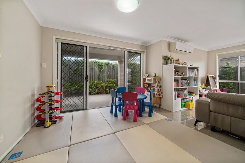 Photo - 3/26 Kurtz Street, Kearneys Spring QLD 4350 - Image 5