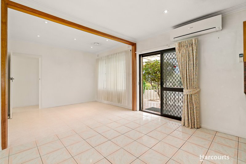 Photo - 326 Manningham Road, Doncaster VIC 3108 - Image 3