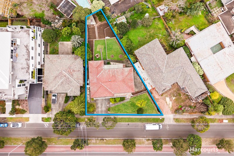 Photo - 326 Manningham Road, Doncaster VIC 3108 - Image 11