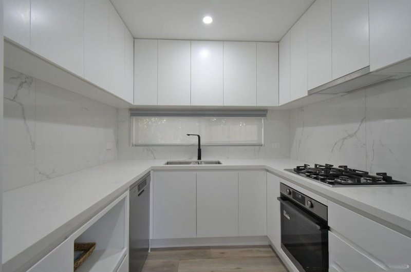 Photo - 3/26 Nockolds Crescent, Noble Park North VIC 3174 - Image 3