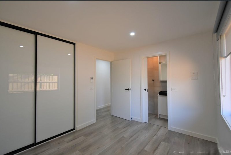 Photo - 3/26 Nockolds Crescent, Noble Park North VIC 3174 - Image 5